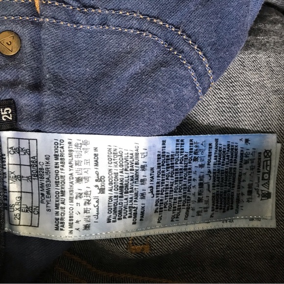 Dark wash boot cut Guess Jeans - Picture 3 of 5